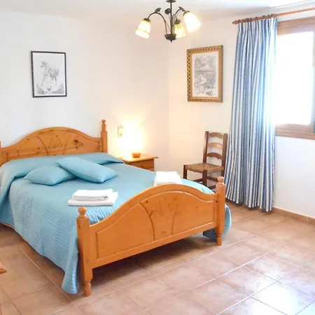 Villa With 2 Bedrooms In Mallorca With Wonderful Mountain View Private Pool Enclosed Garden 3 Km From The Beach 빌라